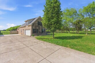 1934 Mural Ln in Murfreesboro, TN - Building Photo - Building Photo