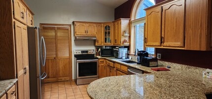 2530 West American Dr in Neenah, WI - Building Photo - Building Photo