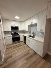 2610 Phipps Ave in Simi Valley, CA - Building Photo - Building Photo