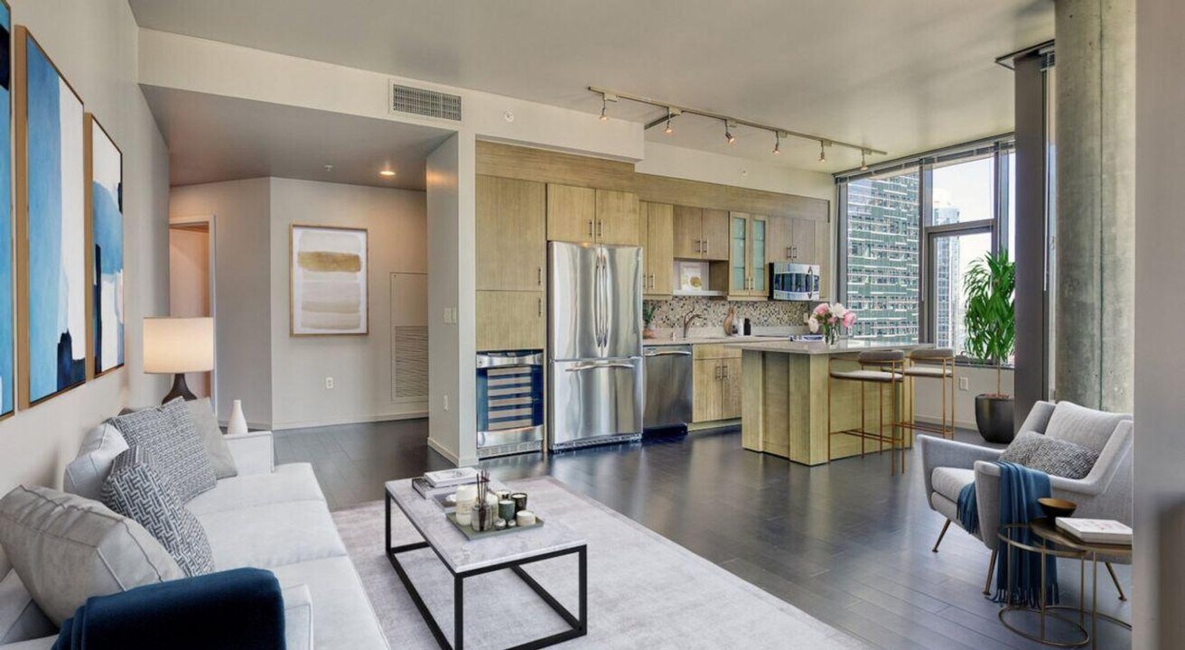 2121 6th Ave in Seattle, WA - Building Photo