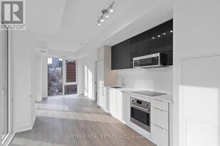 308 Jarvis St in Toronto, ON - Building Photo