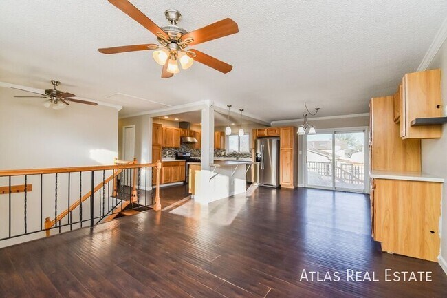 6922 Cattleman's Trail in Colorado Springs, CO - Foto de edificio - Building Photo