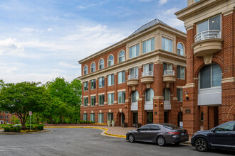 Towngate North in Alexandria, VA - Building Photo - Building Photo