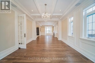 19 Parker Ave in Richmond Hill, ON - Building Photo - Building Photo