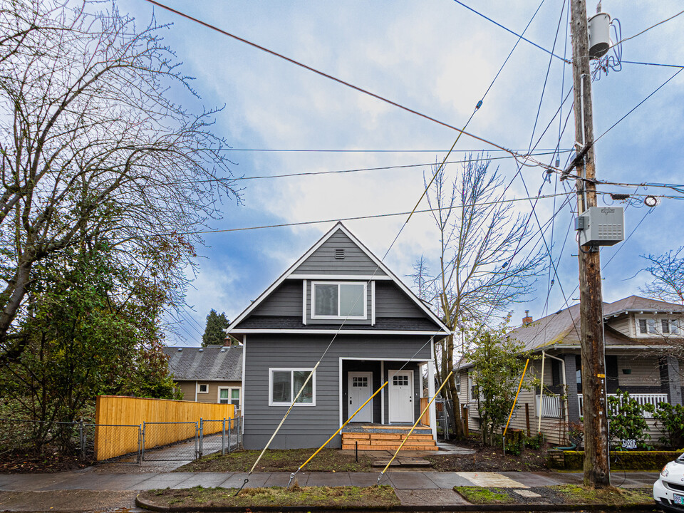 212 N Blandena St in Portland, OR - Building Photo