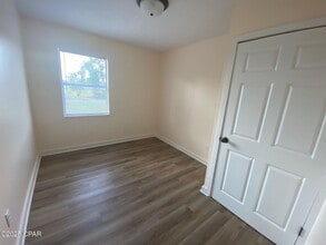 606 Florida Ave in Lynn Haven, FL - Building Photo - Building Photo