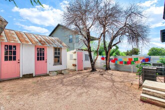 120 Shadrach St in San Antonio, TX - Building Photo - Building Photo