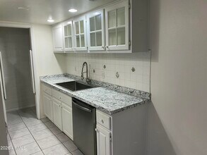 8063 E Glenrosa Ave in Scottsdale, AZ - Building Photo - Building Photo