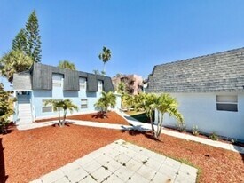 14125 Palm St in Madeira Beach, FL - Building Photo