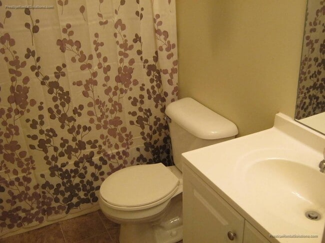 9 Saint Joseph St, Unit 2 in Fall River, MA - Building Photo - Building Photo
