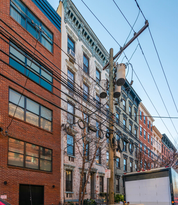 125 Willow Ave in Hoboken, NJ - Building Photo