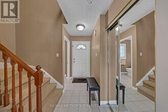 5305 Glen Erin Dr in Mississauga, ON - Building Photo - Building Photo