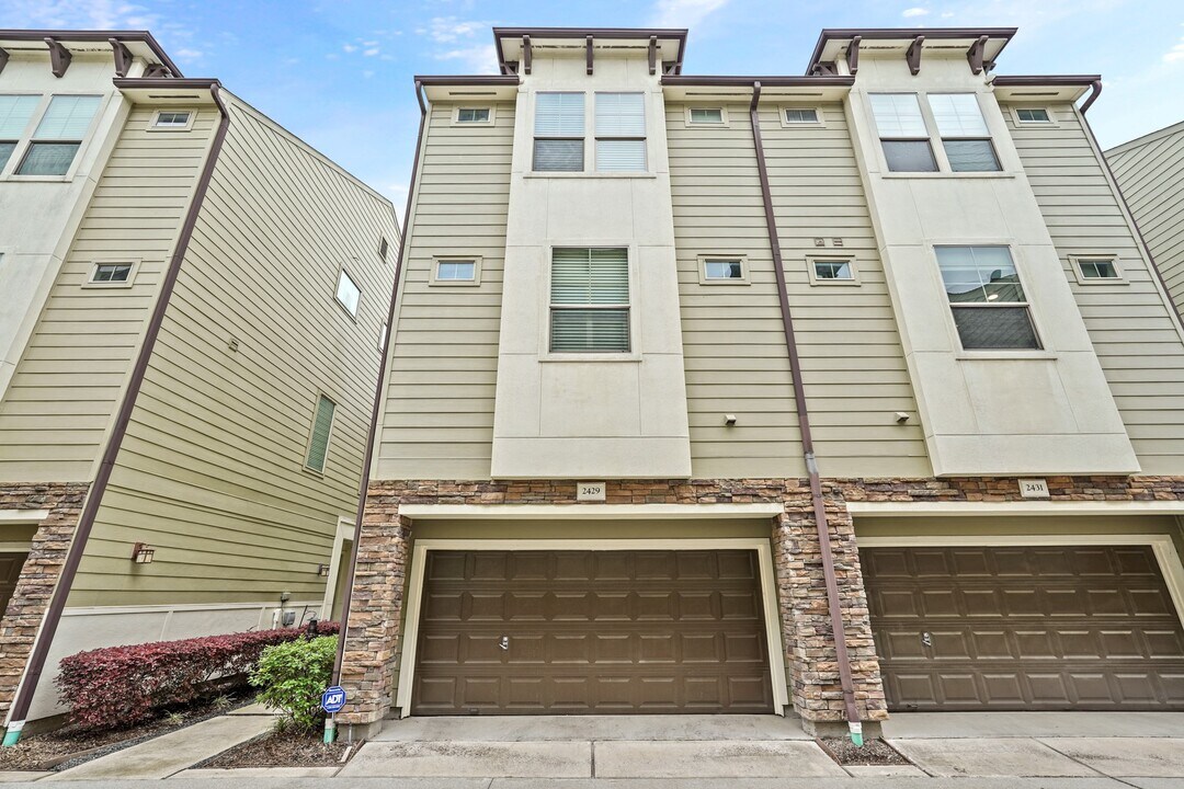 2429 Beall St in Houston, TX - Building Photo