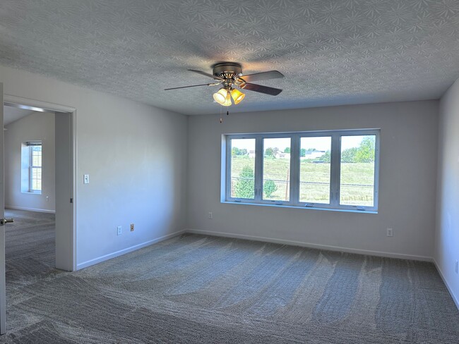 4 Rose Garden Ln in Fishersville, VA - Building Photo - Building Photo