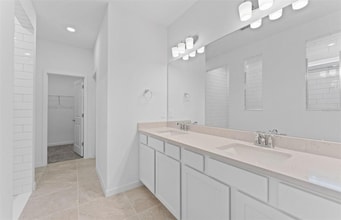 4036 Big Sky Dr in Spring Hill, FL - Foto de edificio - Building Photo