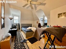 33 Imrie Rd, Unit 33 in Boston, MA - Building Photo - Building Photo