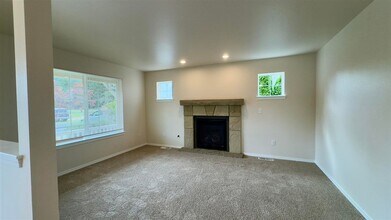 2419 S 15th St in Mount Vernon, WA - Building Photo - Building Photo