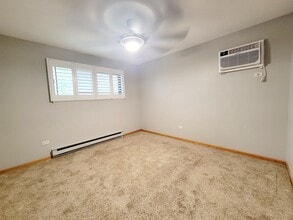 230 Circle Ave, Unit 5 in Forest Park, IL - Foto de edificio - Building Photo