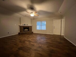 6205 14th St in Lubbock, TX - Foto de edificio - Building Photo