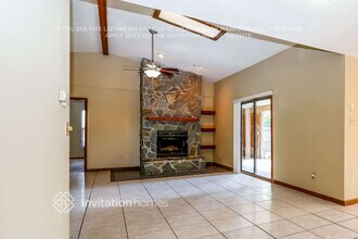 10992 124th Ave N in Largo, FL - Foto de edificio - Building Photo