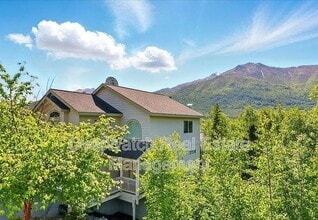 9198 Eagle River Ln in Anchorage, AK - Building Photo - Building Photo
