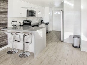 9220 Biscayne Blvd in Miami Shores, FL - Building Photo - Building Photo