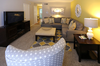 Archdale Manor Apartments in Charlotte, NC - Building Photo - Interior Photo