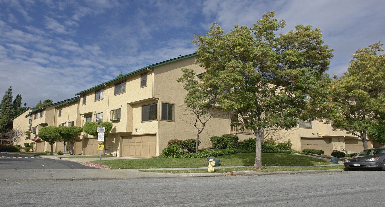 43089 Grimmer Ter in Fremont, CA - Building Photo