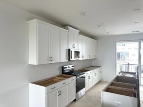 Goose Creek Village in Ashburn, VA - Foto de edificio - Interior Photo