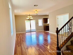 6882 Majestic Palm Dr in Las Vegas, NV - Building Photo - Building Photo