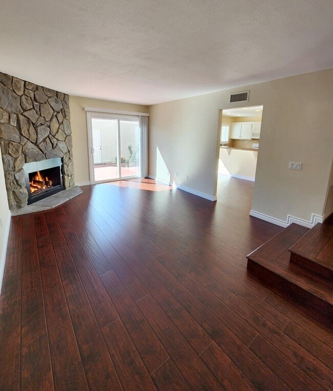 14988 Reedley St in Moorpark, CA - Building Photo - Building Photo