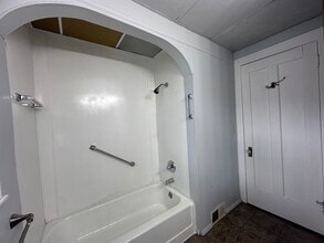 205 Winter in Danville, IL - Building Photo - Building Photo