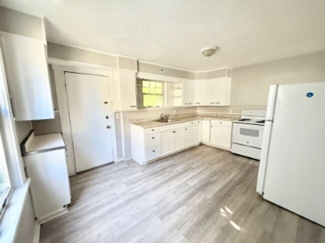 927 Vankirk St in Clairton, PA - Building Photo - Building Photo