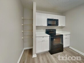 2797 Priscilla Way in Morrow, GA - Foto de edificio - Building Photo