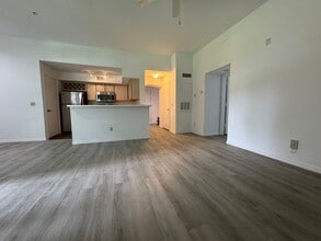 7360 Westpointe Blvd in Orlando, FL - Building Photo - Building Photo