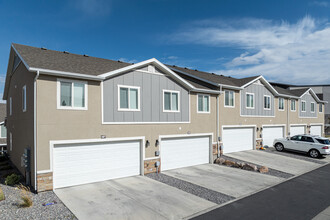 Herriman Townhomes - FC in Herriman, UT - Building Photo - Building Photo