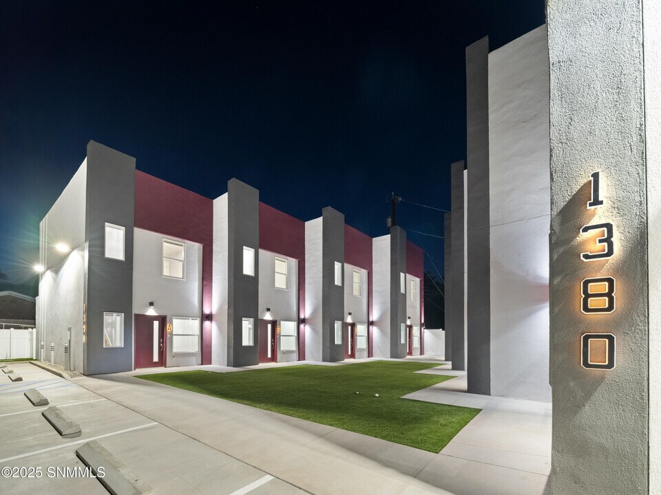 1380 Monte Vista Ave in Las Cruces, NM - Building Photo