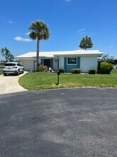 24 Oakwood Dr N in Englewood, FL - Building Photo - Building Photo