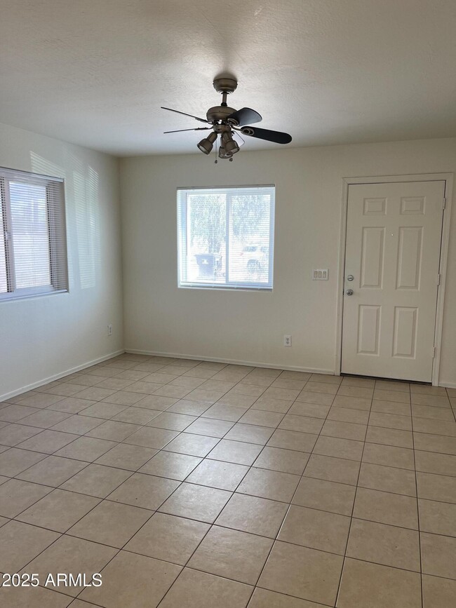 2526 W Ocotillo Rd in Phoenix, AZ - Building Photo - Building Photo