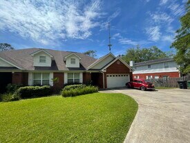 2328 Barcelona Ct in Tallahassee, FL - Building Photo
