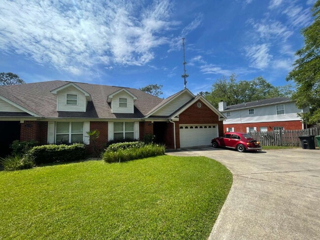 property at 2328 Barcelona Ct