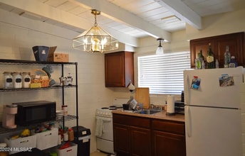 221 N Highland Ave, Unit 225 in Tucson, AZ - Foto de edificio - Building Photo