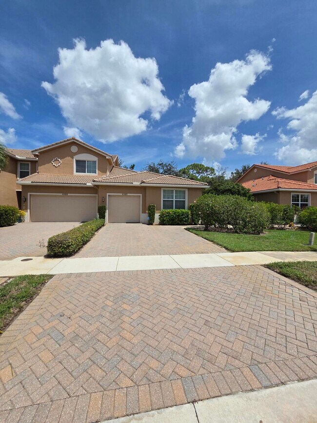 4365 Colony View Dr