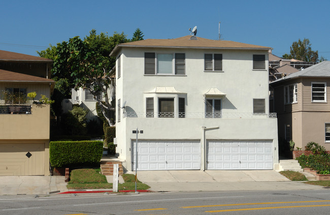 2131-2139 S Beverly Glen Blvd in Los Angeles, CA - Building Photo - Building Photo