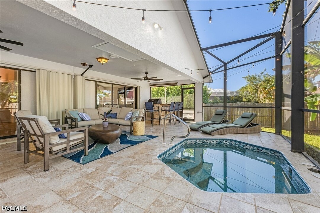 663 110th Ave N in Naples, FL - Building Photo