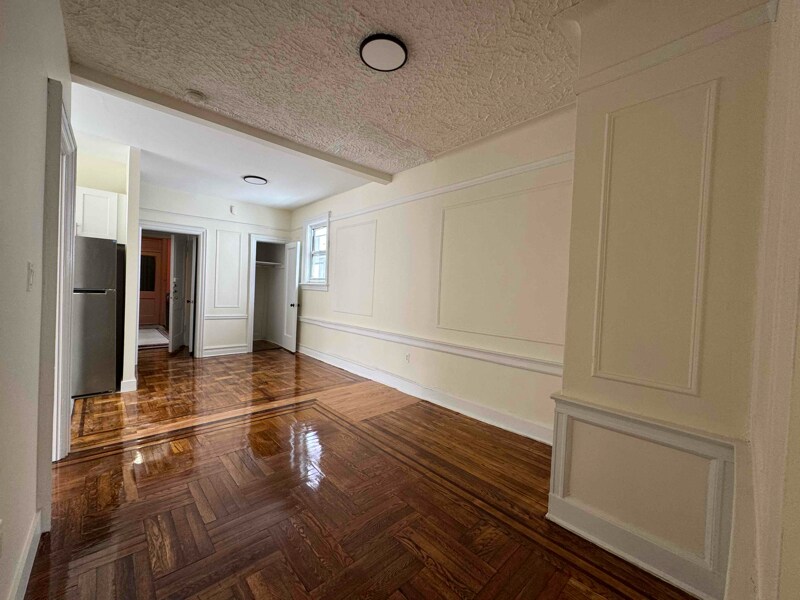 90 E 52nd St-Unit -3 in Brooklyn, NY - Building Photo