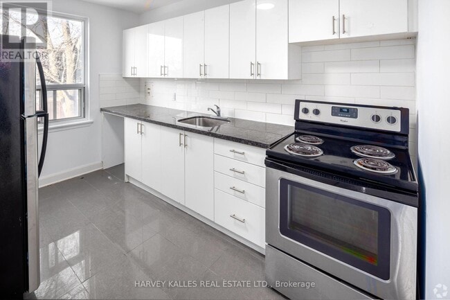 property at 4-204 Greentree Ct