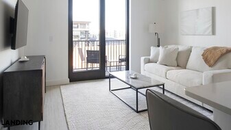 1007 S Mint St in Charlotte, NC - Building Photo