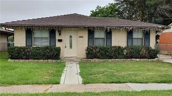 3611 Arizona Ave in Kenner, LA - Building Photo