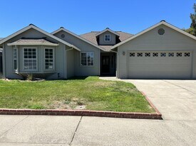 795 Railroad Ave in Yuba City, CA - Building Photo